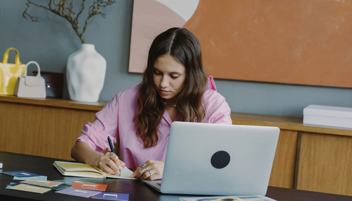 Universidade Federal do ABC com inscrições abertas para cursos gratuitos de pós-graduação em diversas áreas.