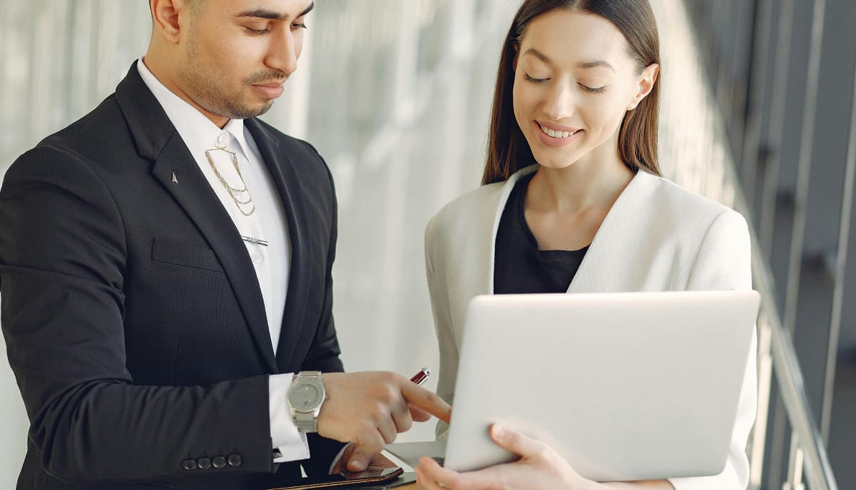 Curso de especialização gratuito em Gestão Pública e Desenvolvimento Regional, oferecido pelo IFMG, com 35 vagas disponíveis.