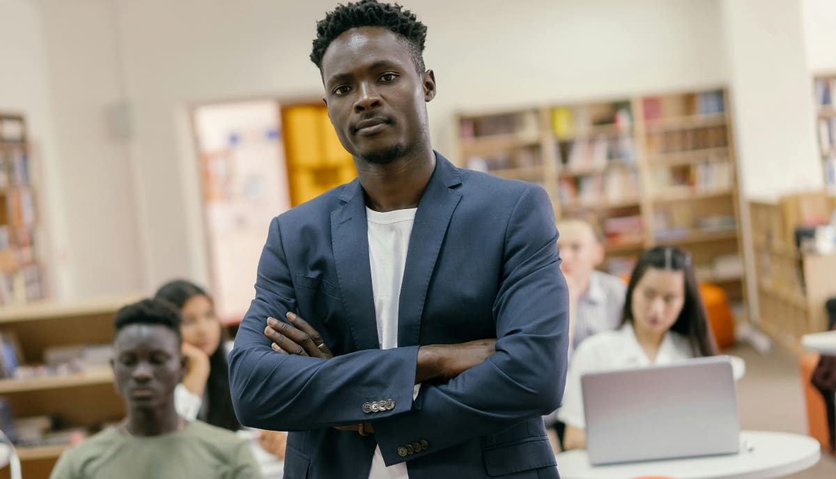 Especialização em Literaturas Africanas na UFSC com 150 vagas abertas em 2024. Curso gratuito e a distância.