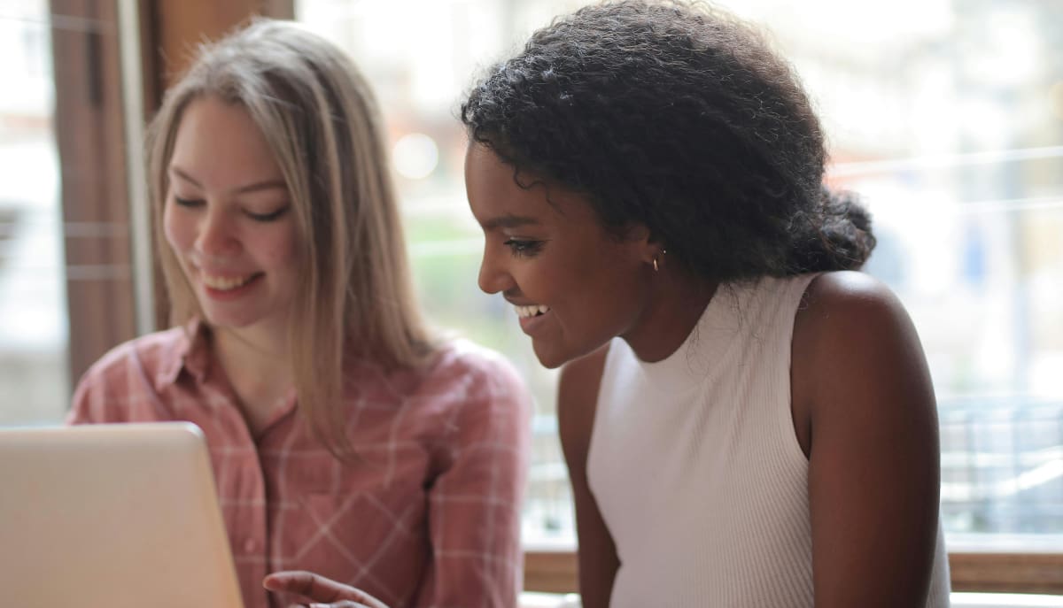 Especialização gratuita em saúde com foco em mulheres, crianças e adolescentes, oferecida pelo IFF/Fiocruz no Rio de Janeiro, em 2025.