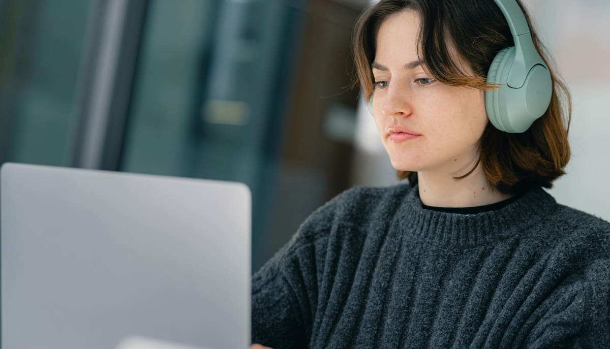 Curso de Especialização em Produção Textual na Educação Básica ofertado gratuitamente pela UFBA na modalidade a distância, com polos em cinco cidades da Bahia.