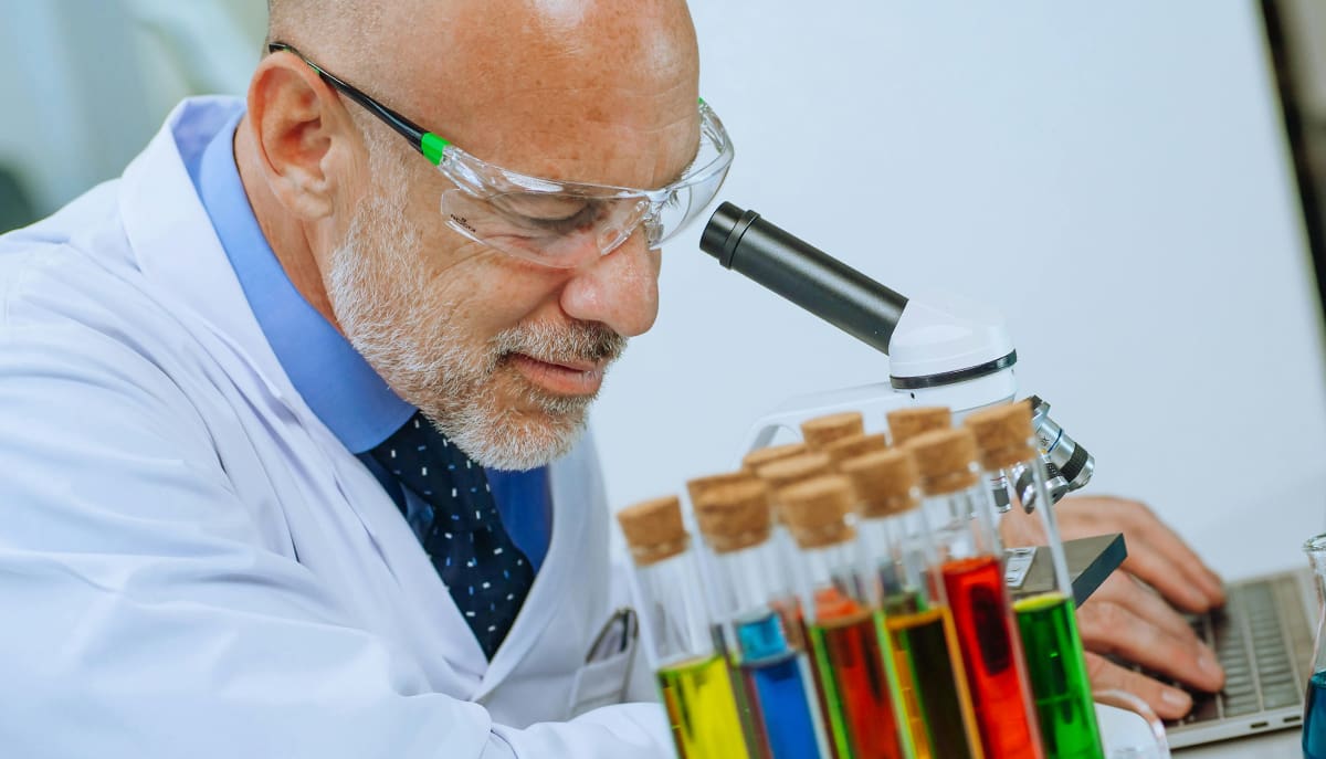 Pesquisadores brasileiros desenvolveram um cimento verde que absorve dióxido de carbono durante sua fabricação