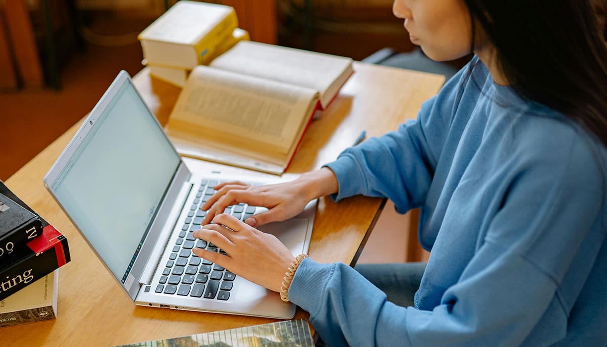 Curso gratuito de especialização em Educação a Distância na Educação Profissional e Tecnológica ofertado pelo IFSP em São João da Boa Vista, com 200 vagas distribuídas em polos presenciais.