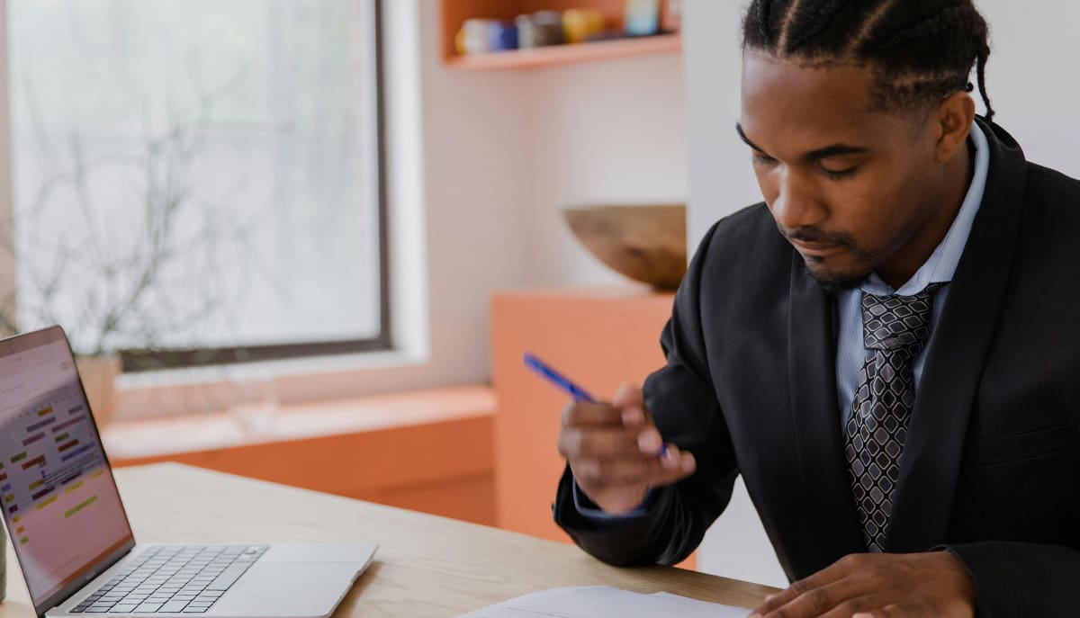 Curso de especialização em Empreendedorismo e Inovação ofertado gratuitamente pela UFU, modalidade a distância, polos em MG e SP.