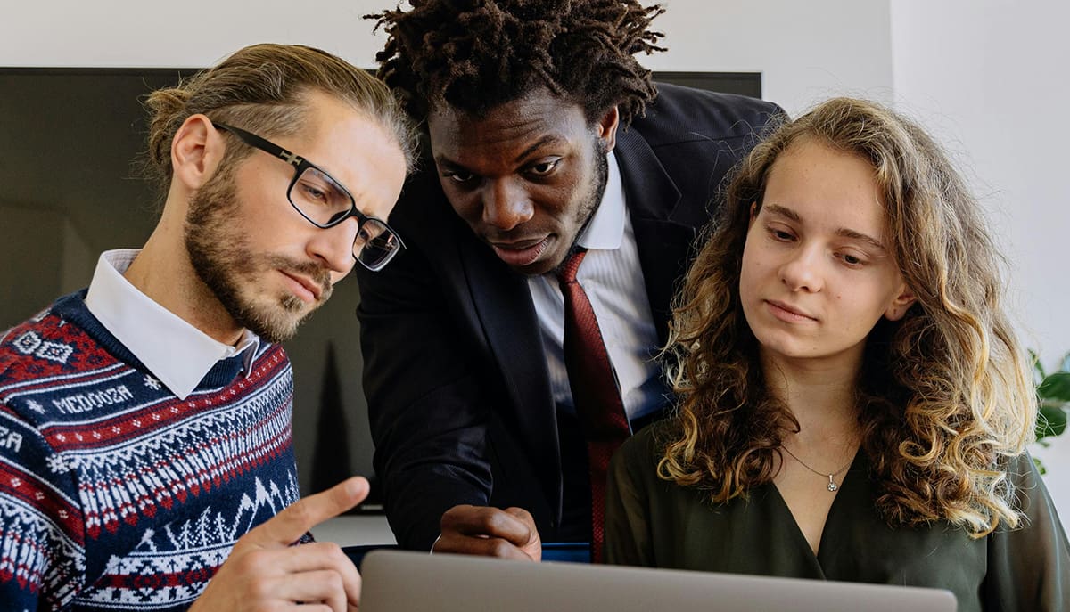 Especialização gratuita em Automação Industrial e Robótica com 16 vagas, curso semipresencial ofertado pelo IFRJ Rio para graduados